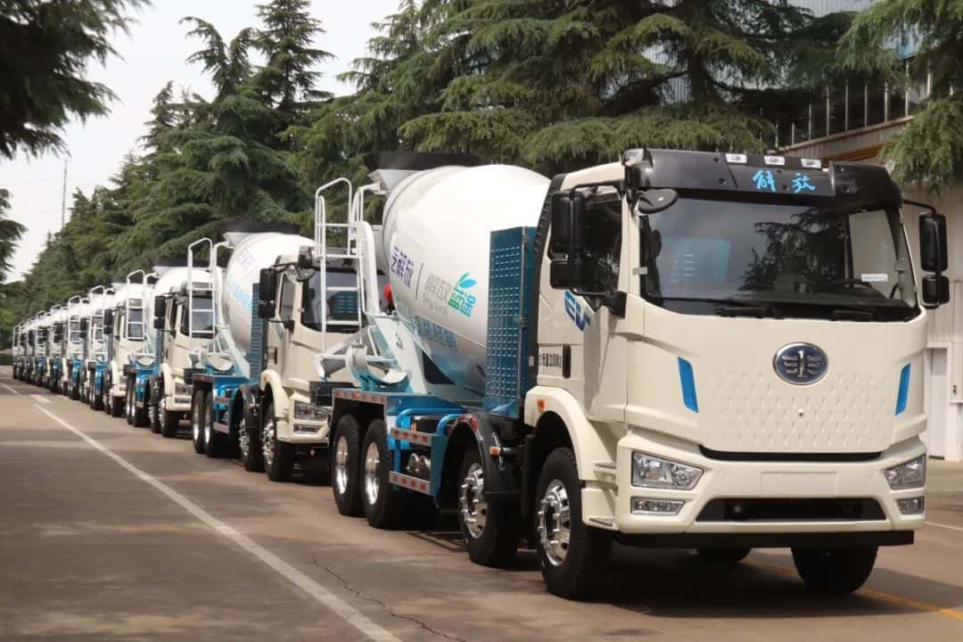 中集車輛新能源攪拌車，硬核助力西南地區(qū)重點工程建設(shè)
